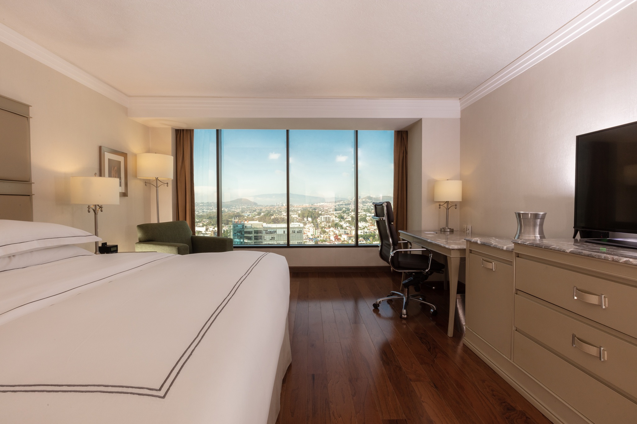 غرفة سوبيريور بإطلالة على المدينة، Barcelo Guadalajara 2/9