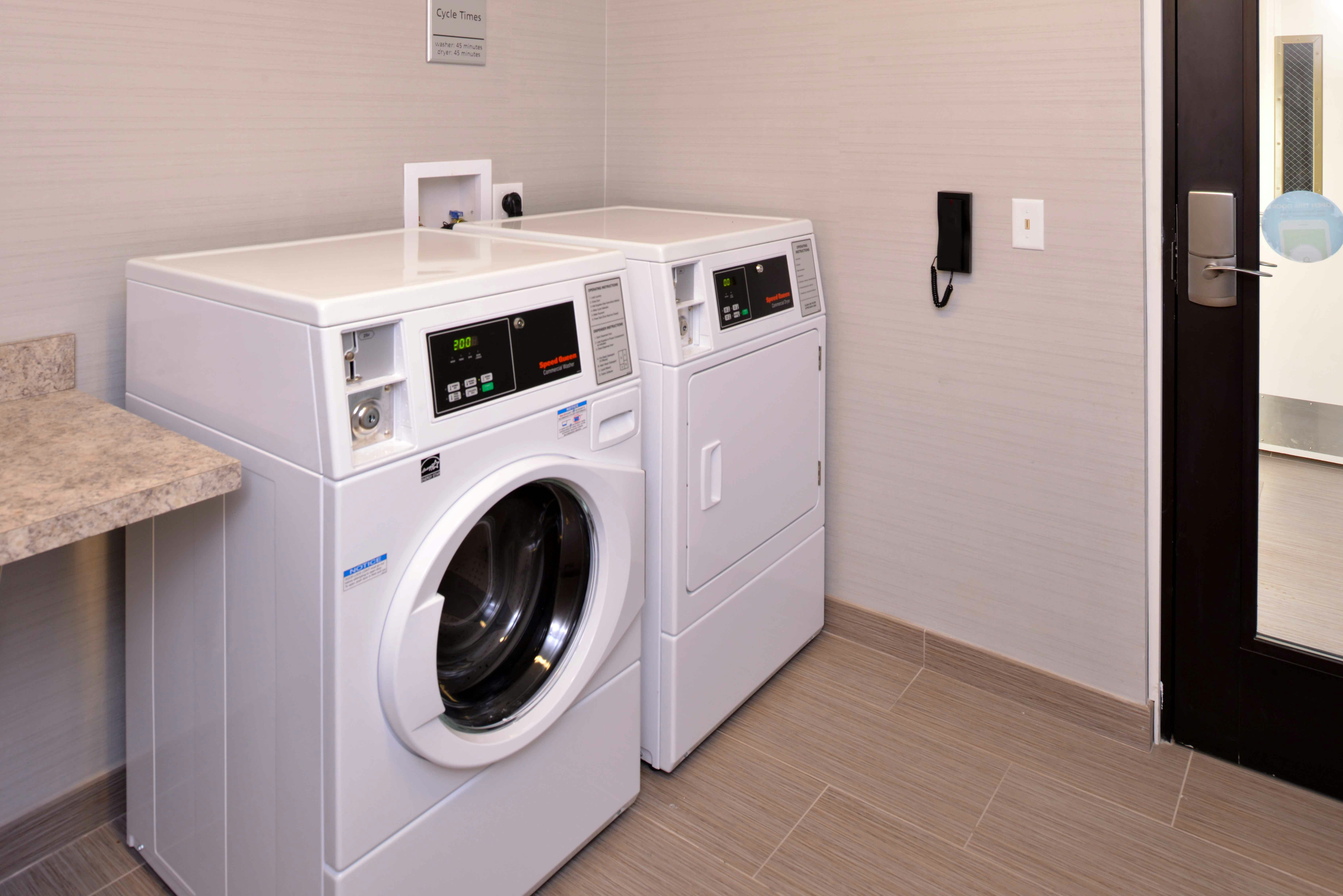Hampton Inn & Suites Albany/East Greenbush 25/46