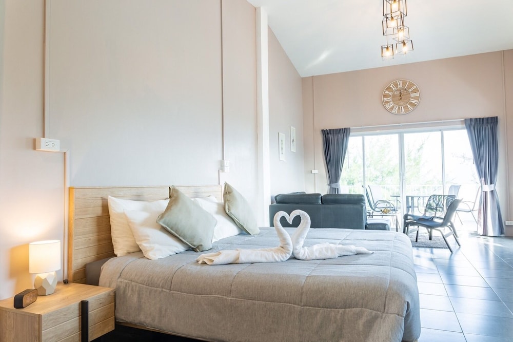 PANORAMIC, SUITE