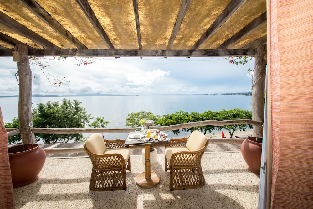Almont Beach Resort 23/35
