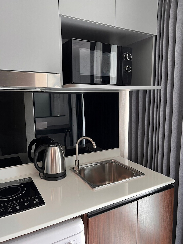 12 The Residence 38/45