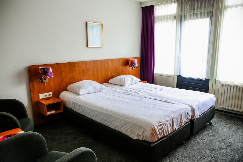 Hotel ten Cate 8/63