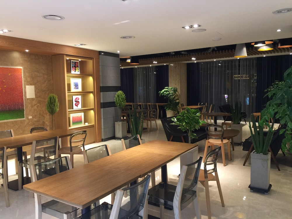 ACUBE HOTEL 36/49
