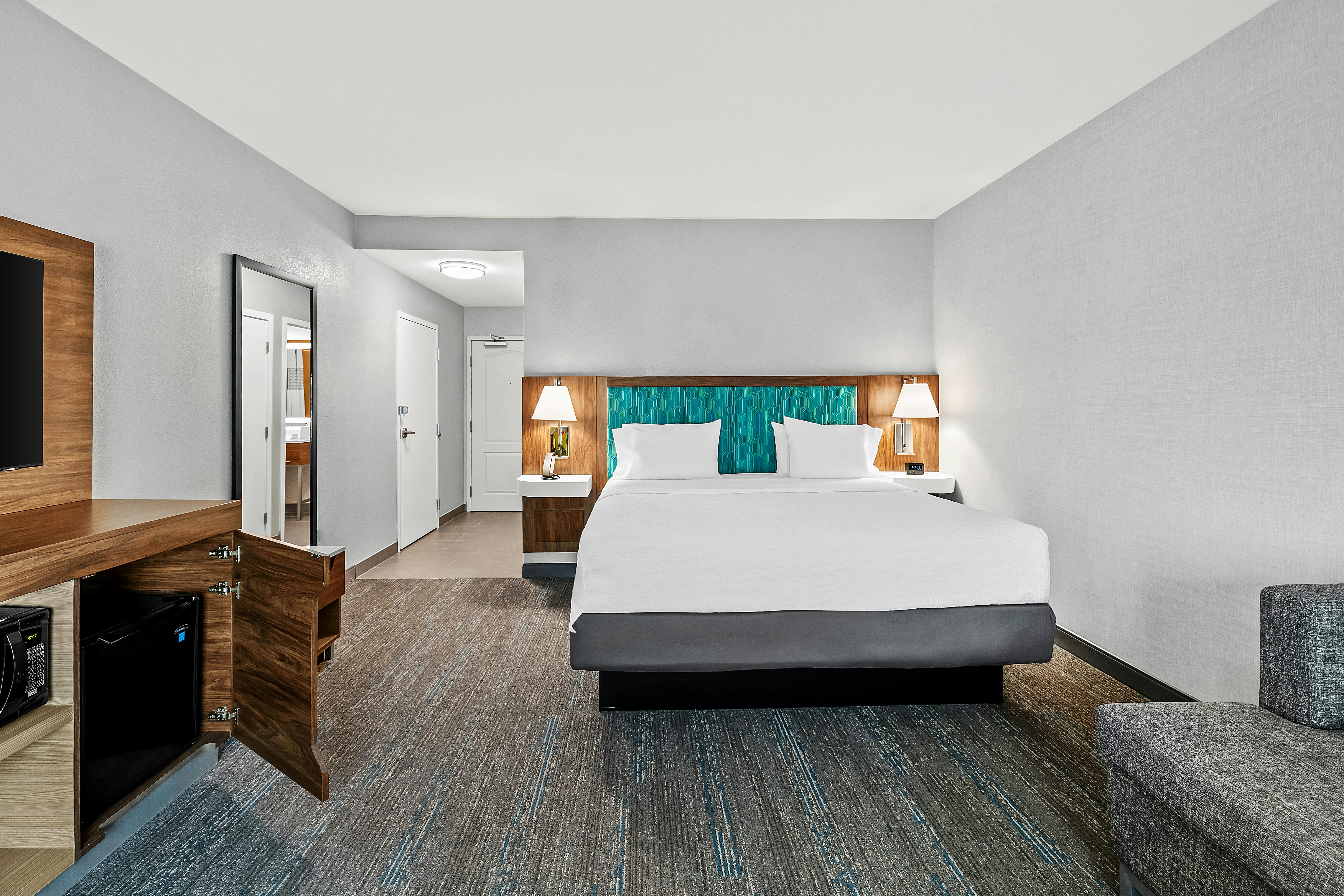 ROOM, KING BED, SOFA