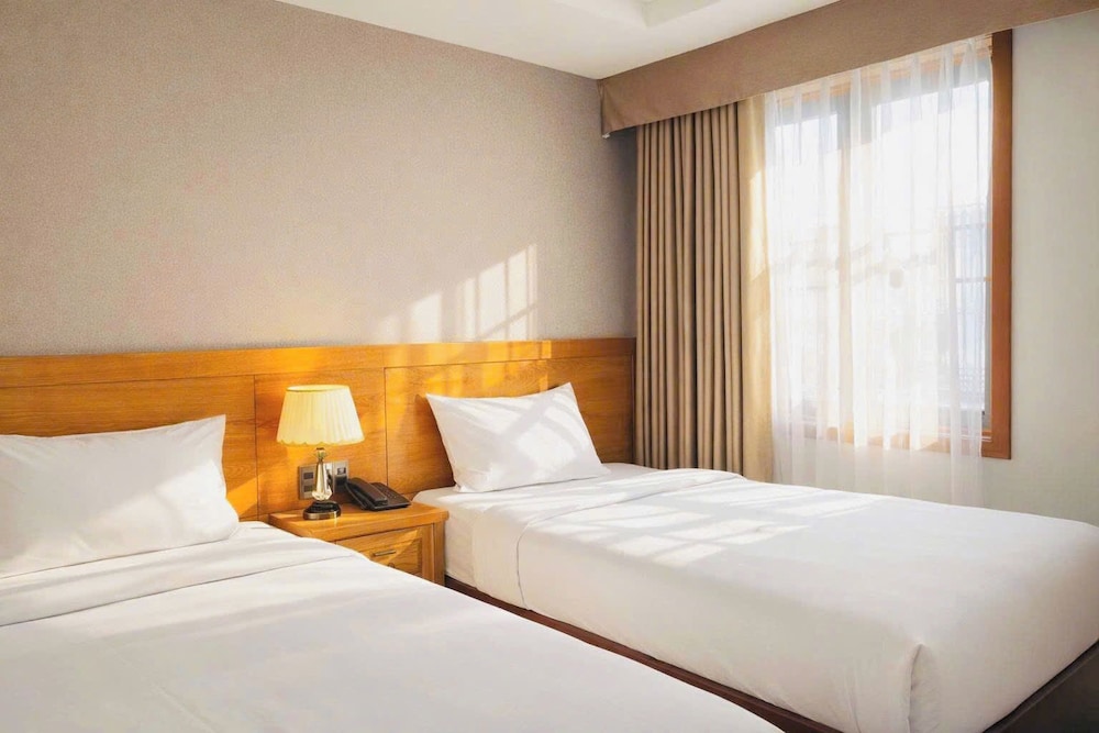 Sunny Ocean Hotel & Apartment 23/71