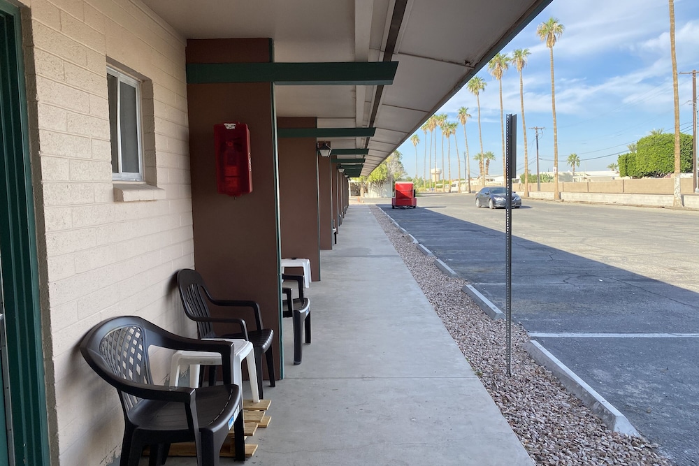 Hotel Yuma AZ Desert Grove 43/47