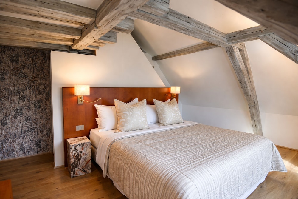 junior suite, canal view