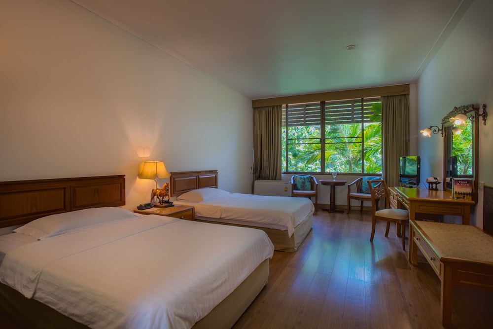 Sailom Hotel 24/65
