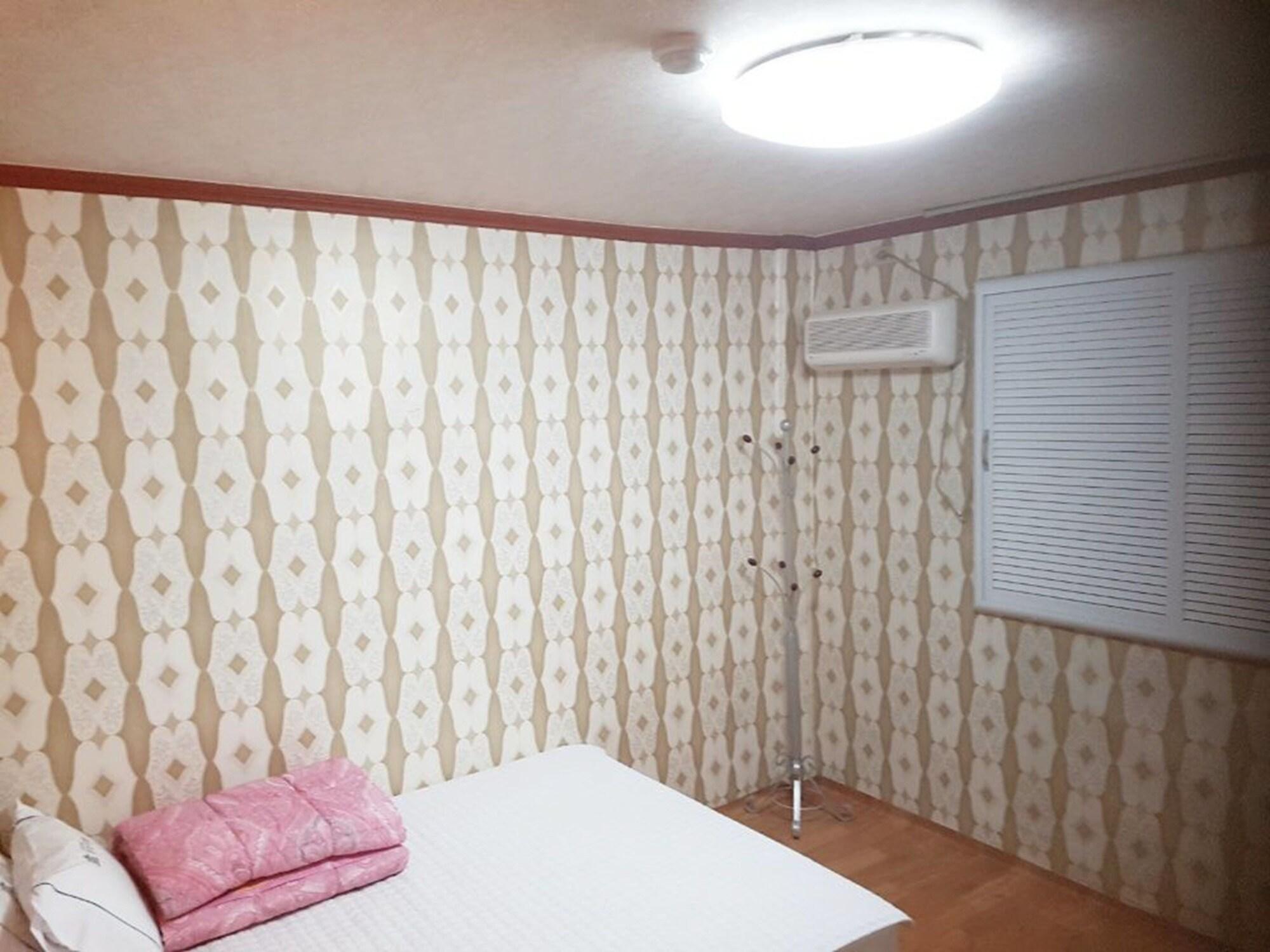 Myeongdong Motel 15/34