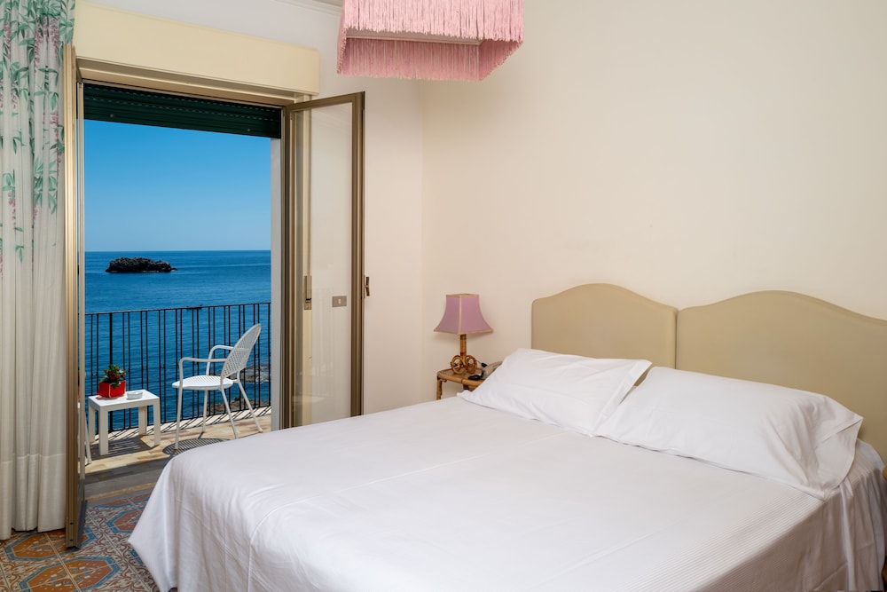 Room, Double or Twin Bed, Sea View, Balcony, Lido Mediterranee 6/10