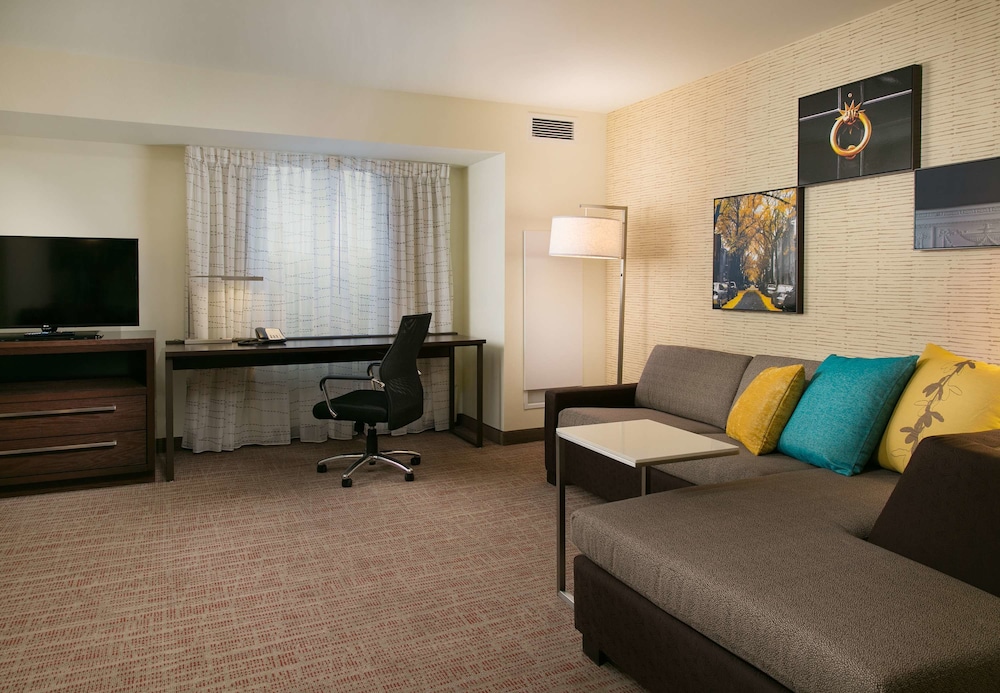 Residence Inn Kansas City At the Legends 16/27