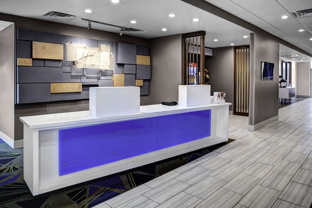 Holiday Inn Express Suites Coldwater 9/50