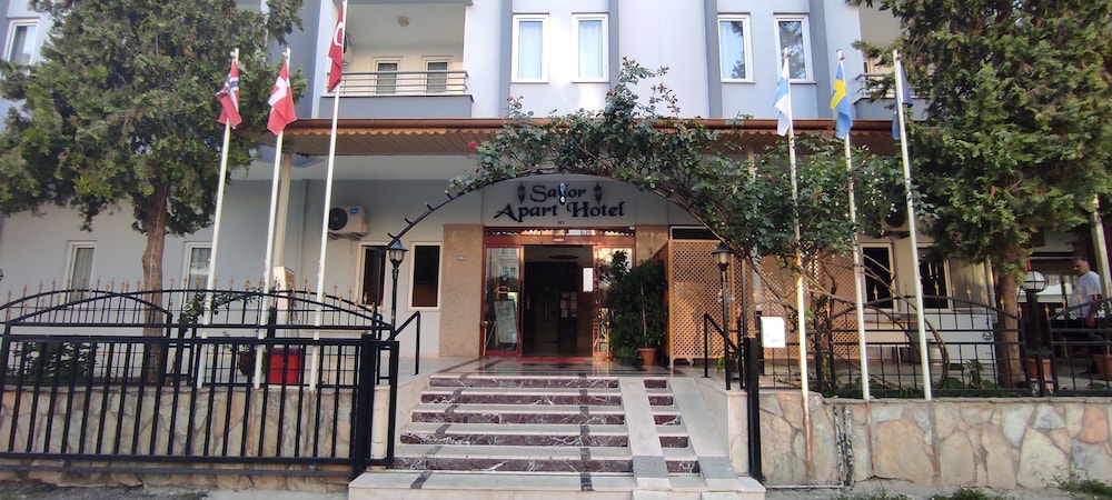 SAILOR APART HOTEL 4/62