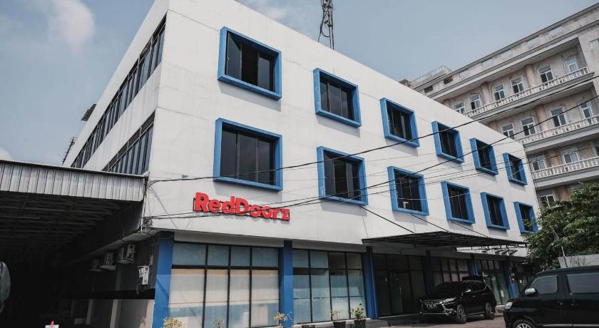 Reddoorz Near Itc Cempaka Mas 3/54