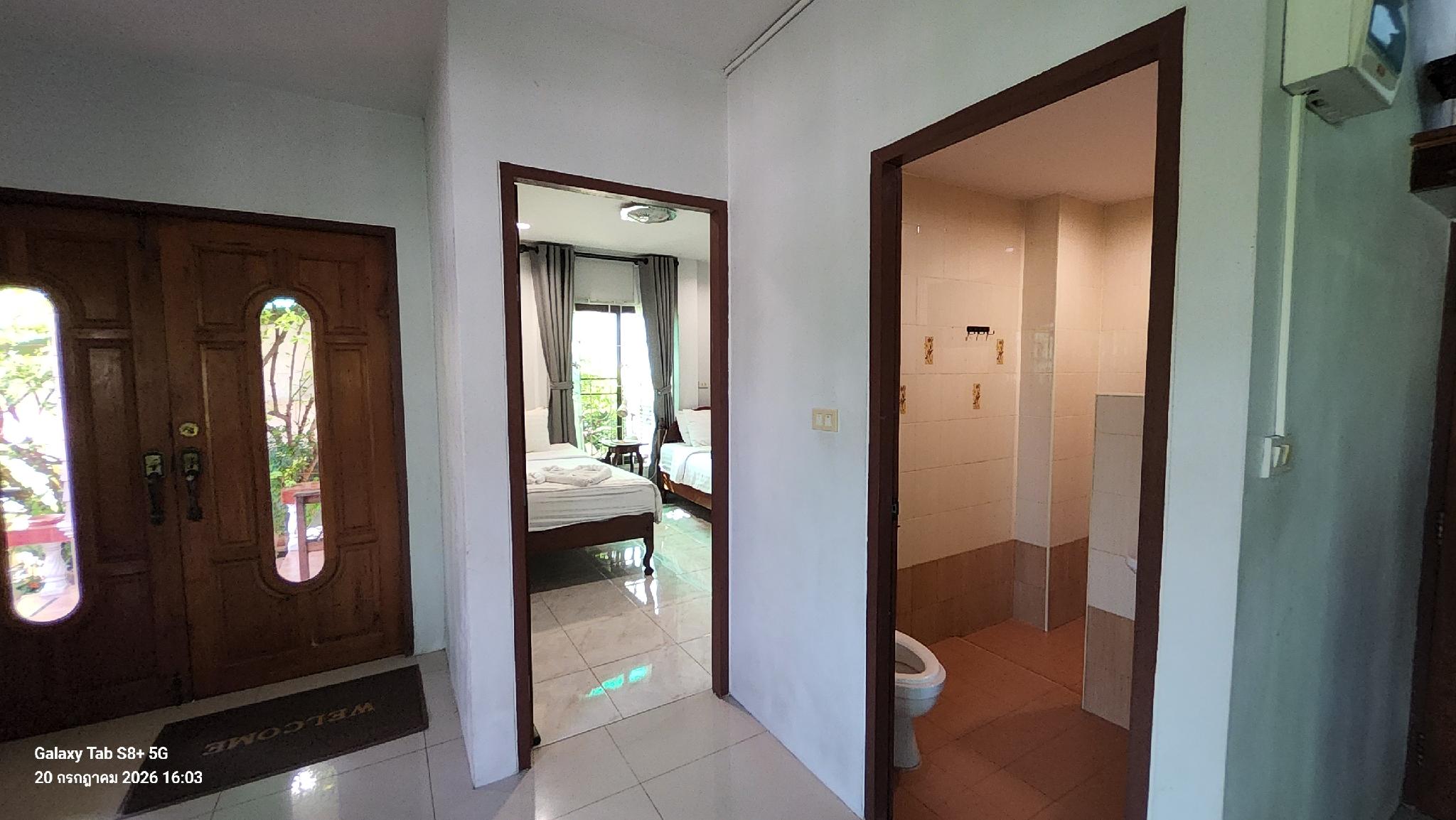 Loy Manee House 34/35