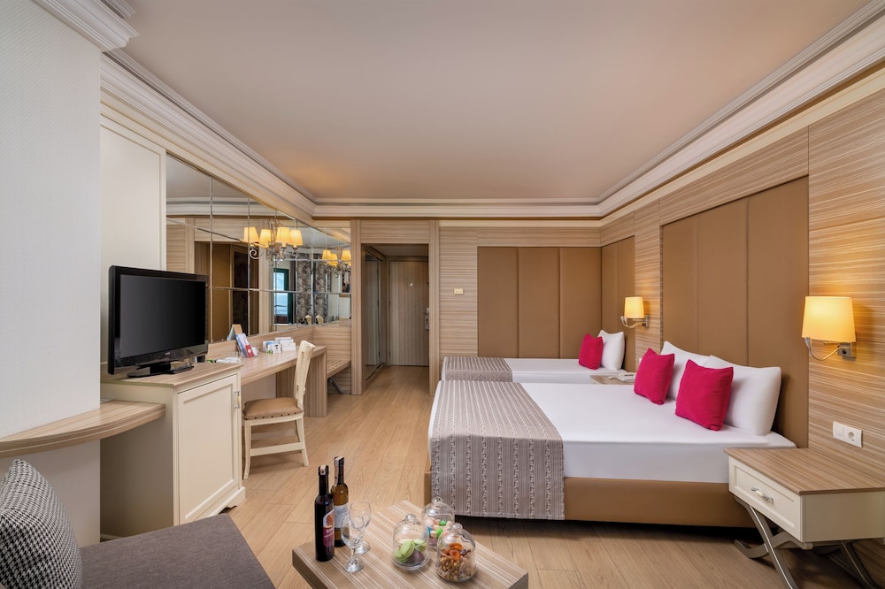 Delphin Deluxe Resort 15/50