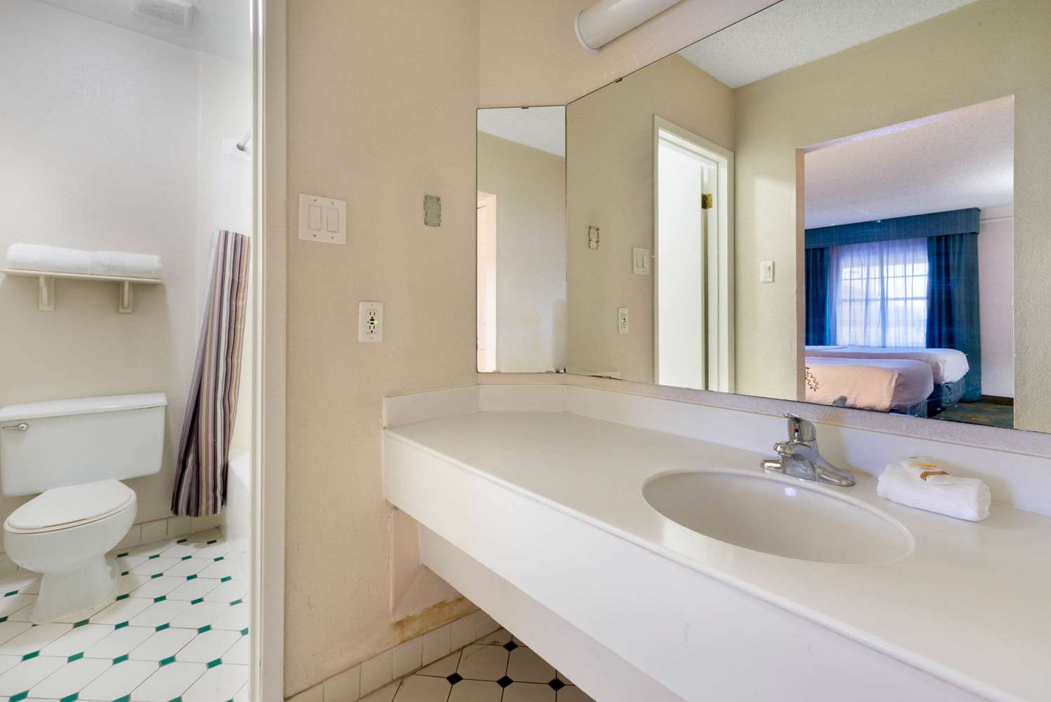 Motel6 Phoenix, AZ - Midtown 20/22