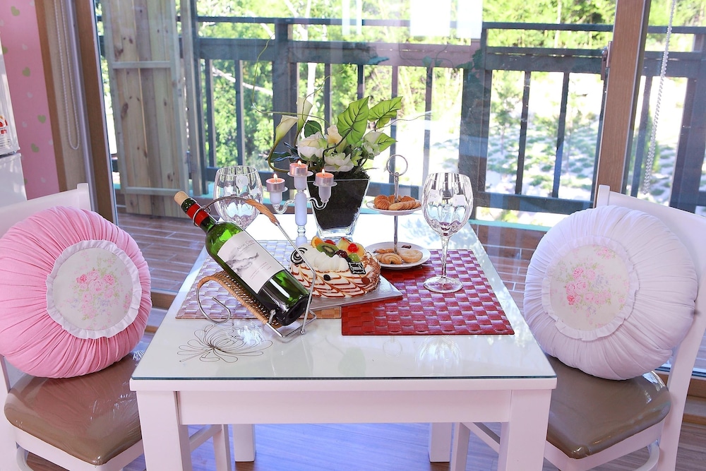 Bellus Rose Pension Hotel 47/64