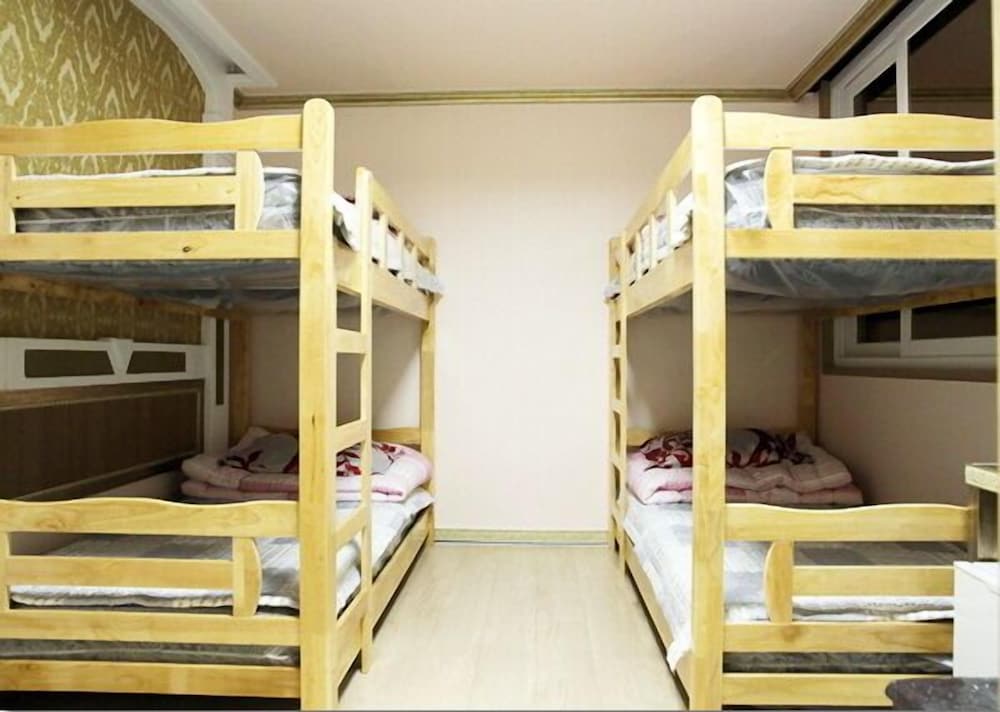 Moiri Guesthouse - Hostel 6/26