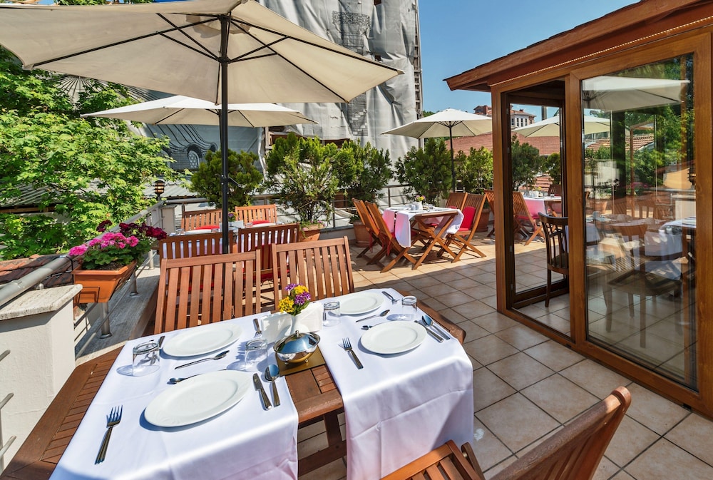 Zeynep Sultan Hotel 46/54