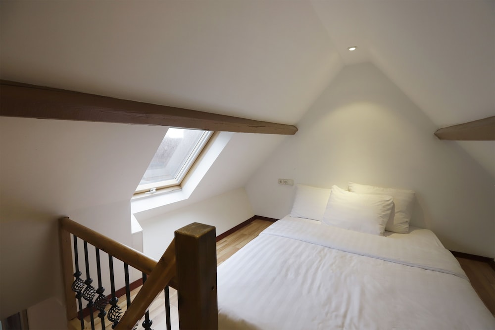 Chasse Hotel 24/64
