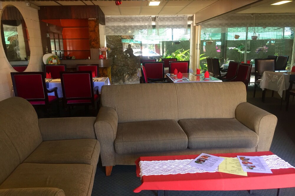 INLAND OASIS MOTEL 47/68
