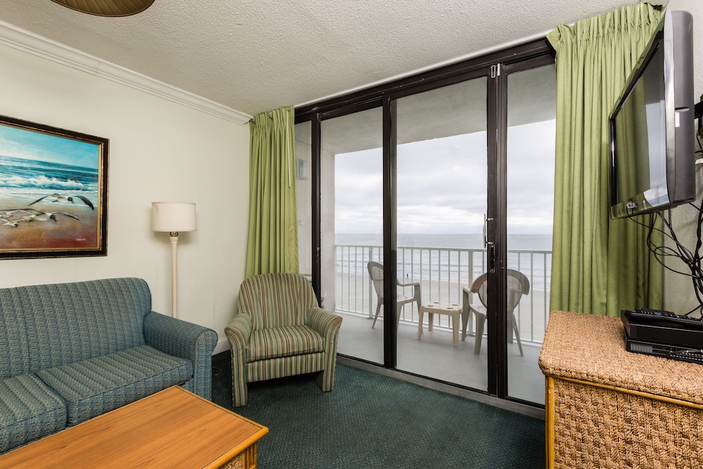 Sands Beach Club 45/69