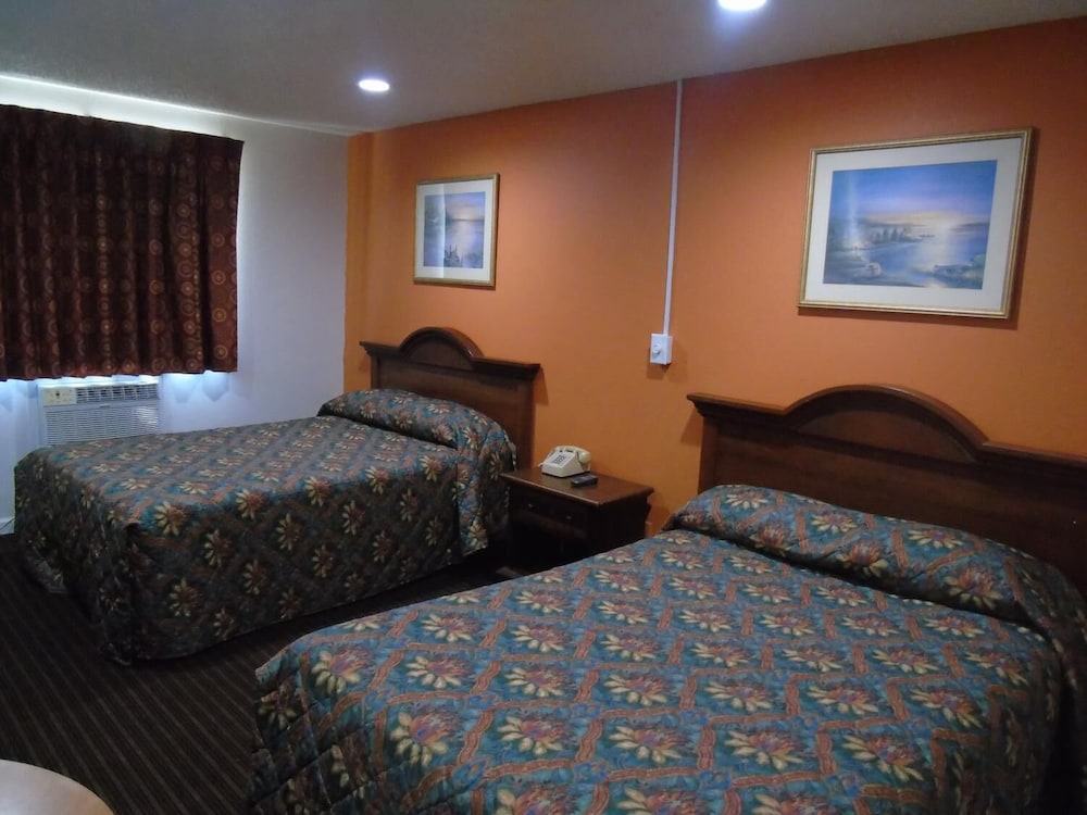 Americas Express Inn 8/22