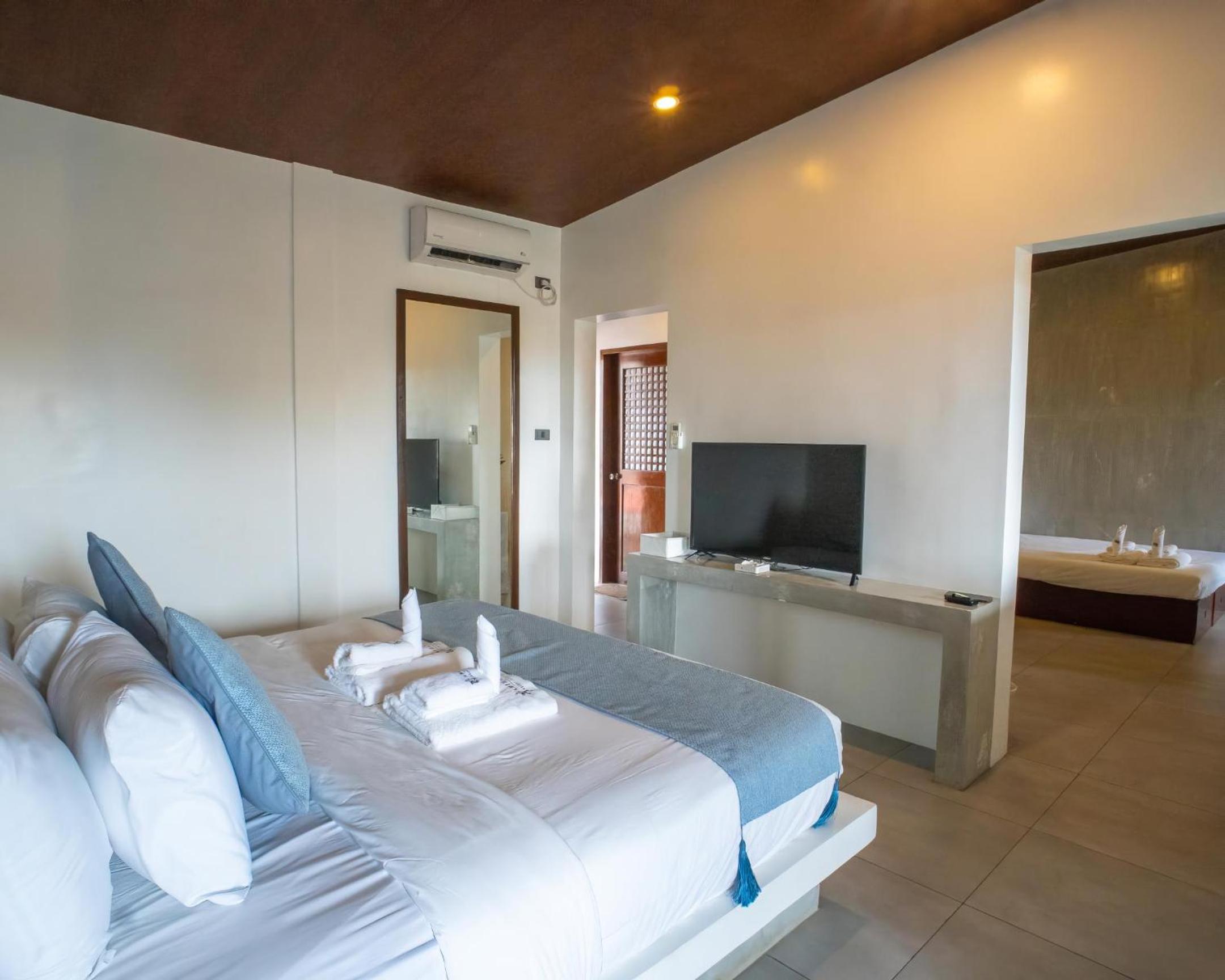 Executive, Suite, King Bed, 2 Sofa
