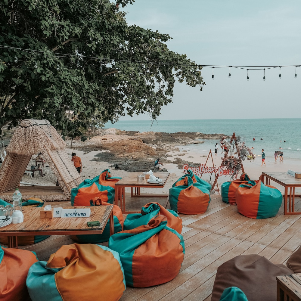 Sangthian Beach Resort 45/60