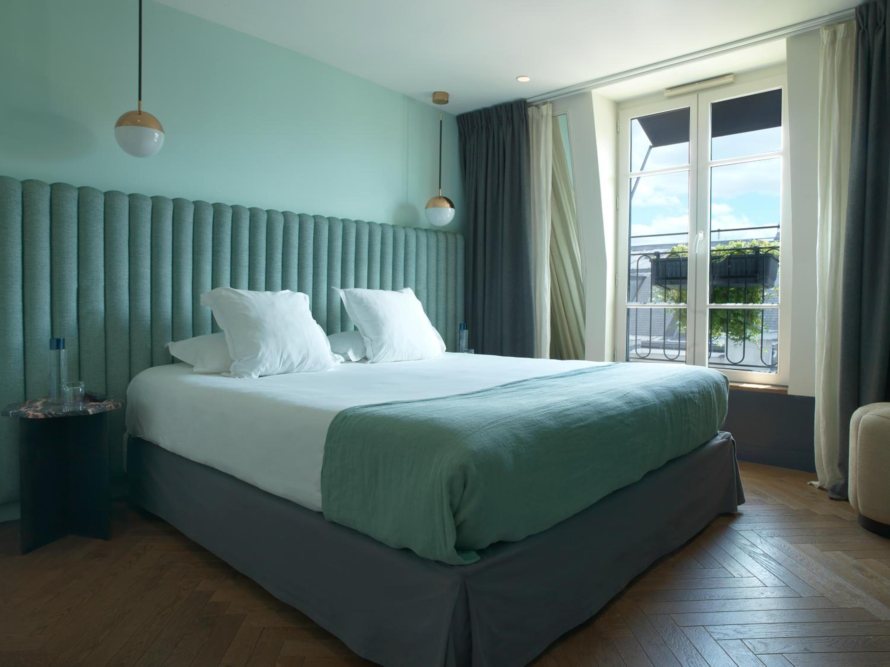 Parisian, Suite