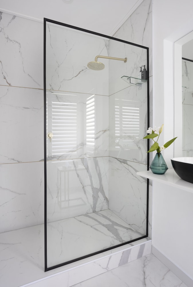 The Clarendon - Fresnaye 50/50