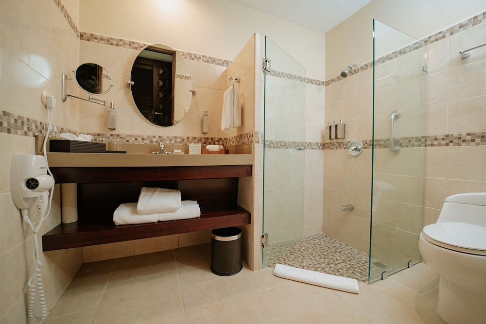 Parador Nature Resort and Spa 50/50