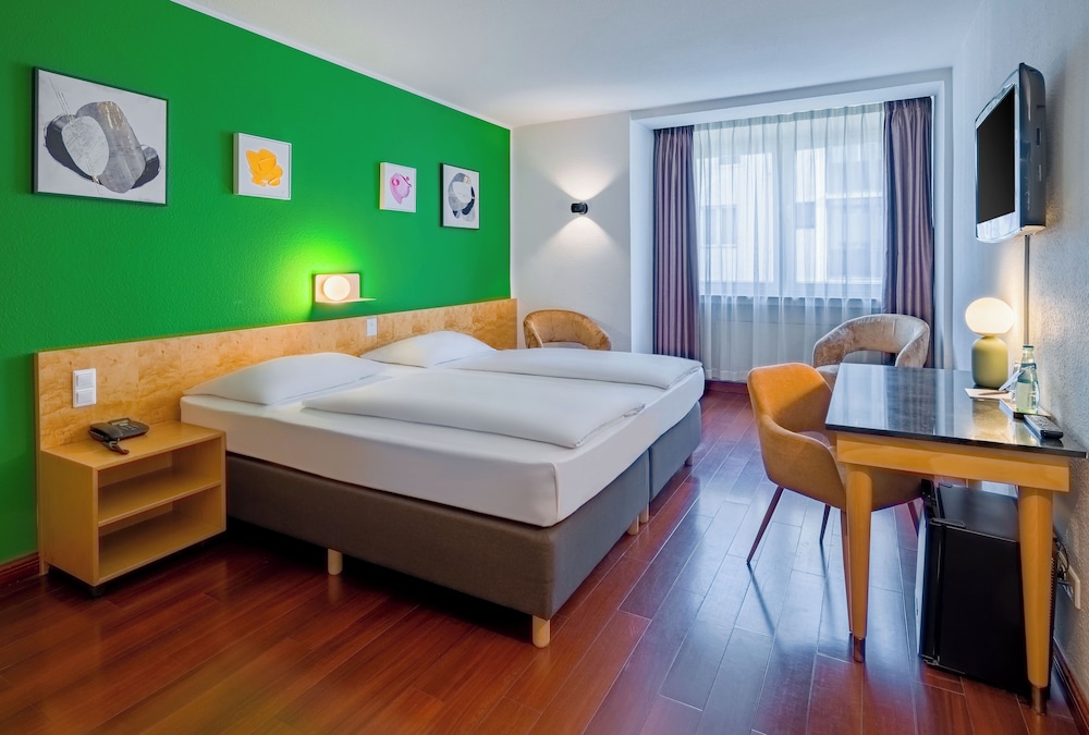Rugs Hotel Dusseldorf 10/50