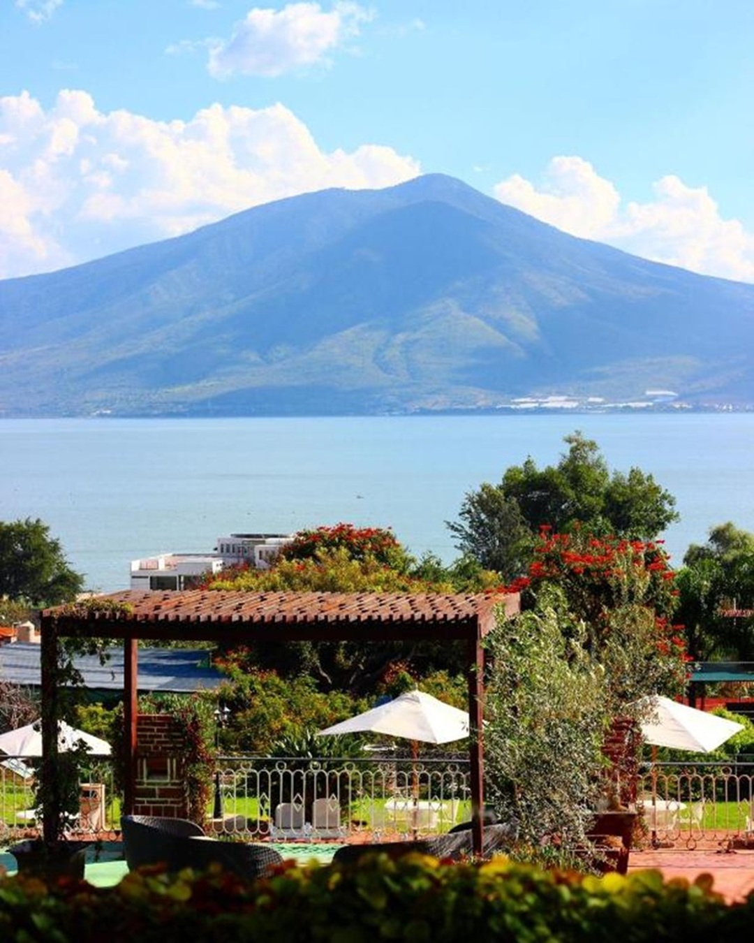 Mama Chuy Hotel & Villas 45/50