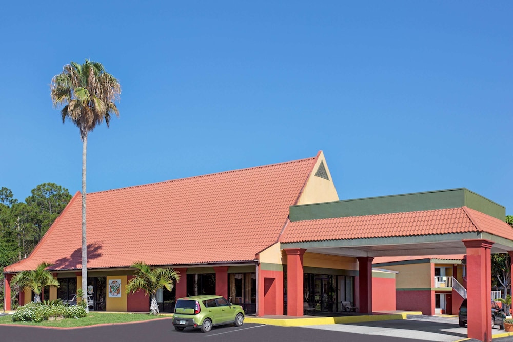 Days Inn By Wyndham Cocoa Cruiseport West At I-95/524 1/42