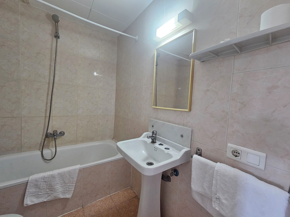 Hotel Marisol 47/50