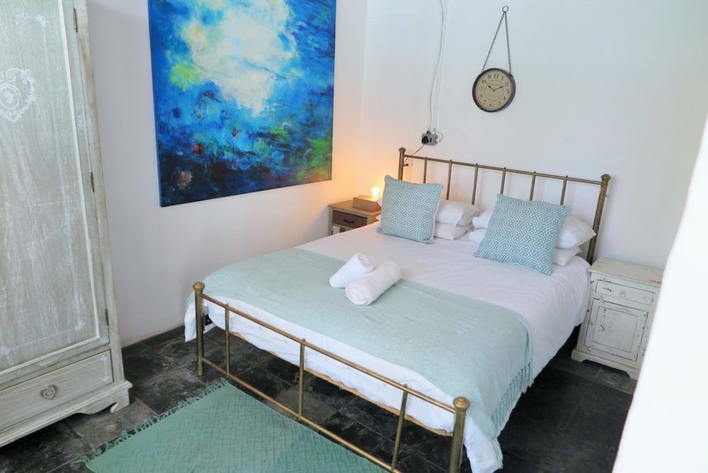 Sandton Farmhouse Executive B&B 7/38