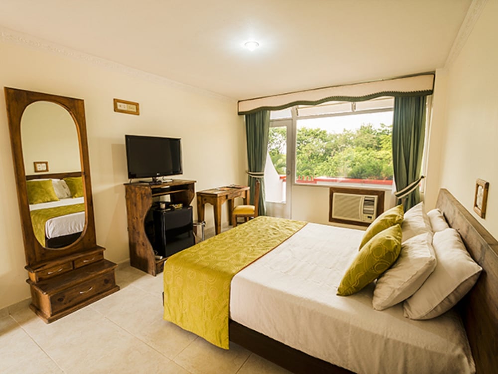 Hotel Del Llano 27/64