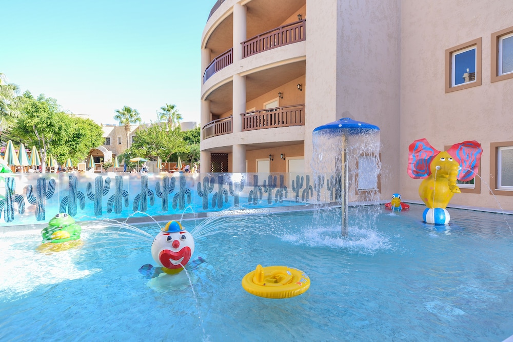 Cactus Beach Hotel 8/70