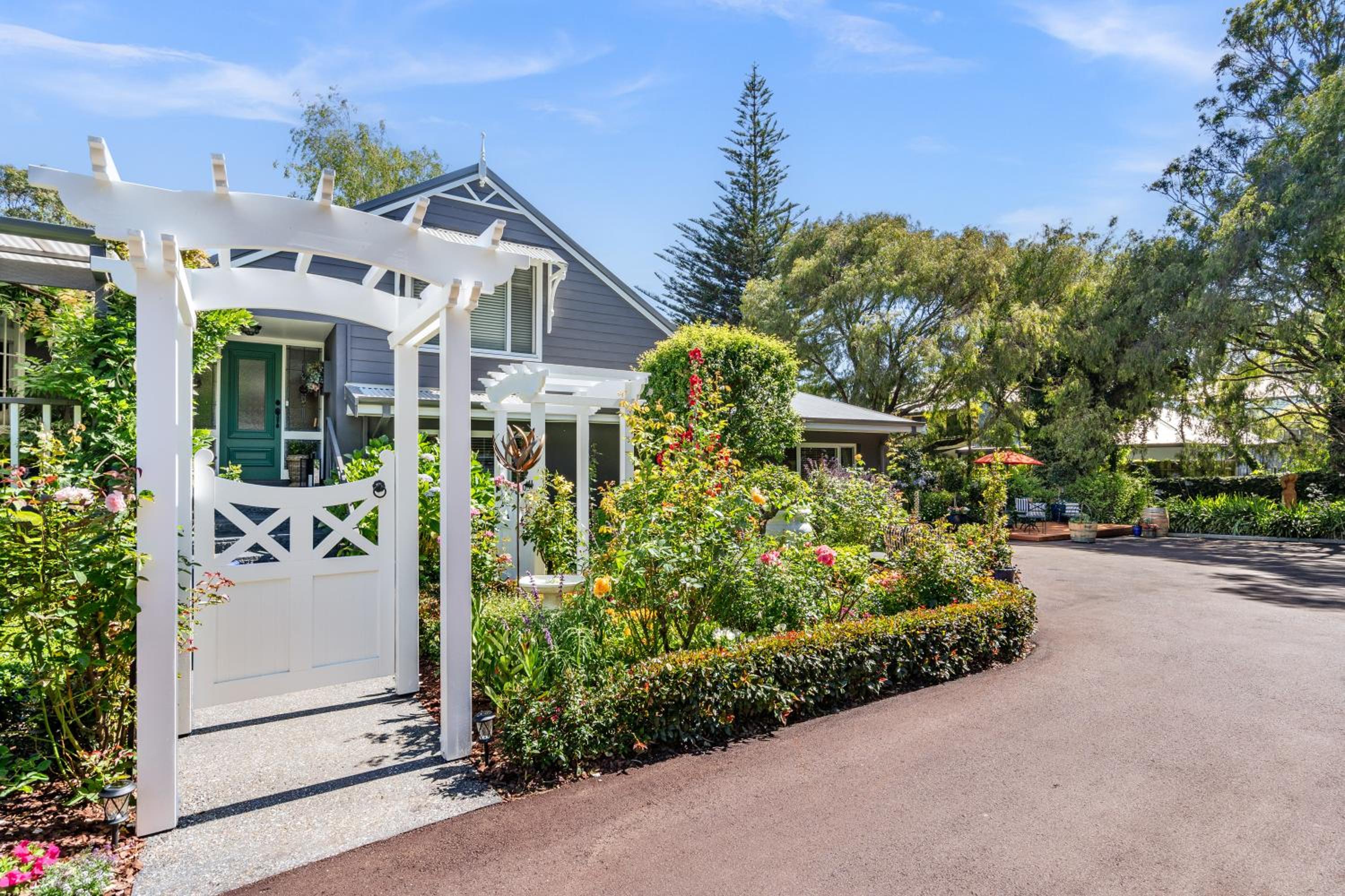 ROSEWOOD GUESTHOUSE 3/50