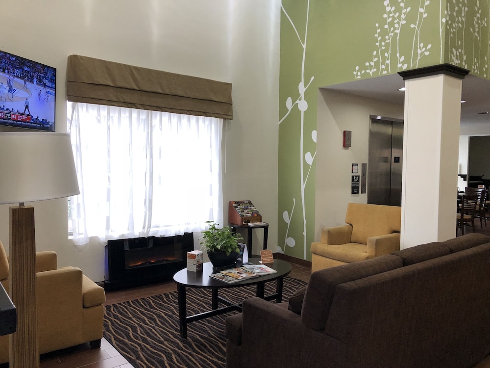 Spark by Hilton Louisville Airport 28/50