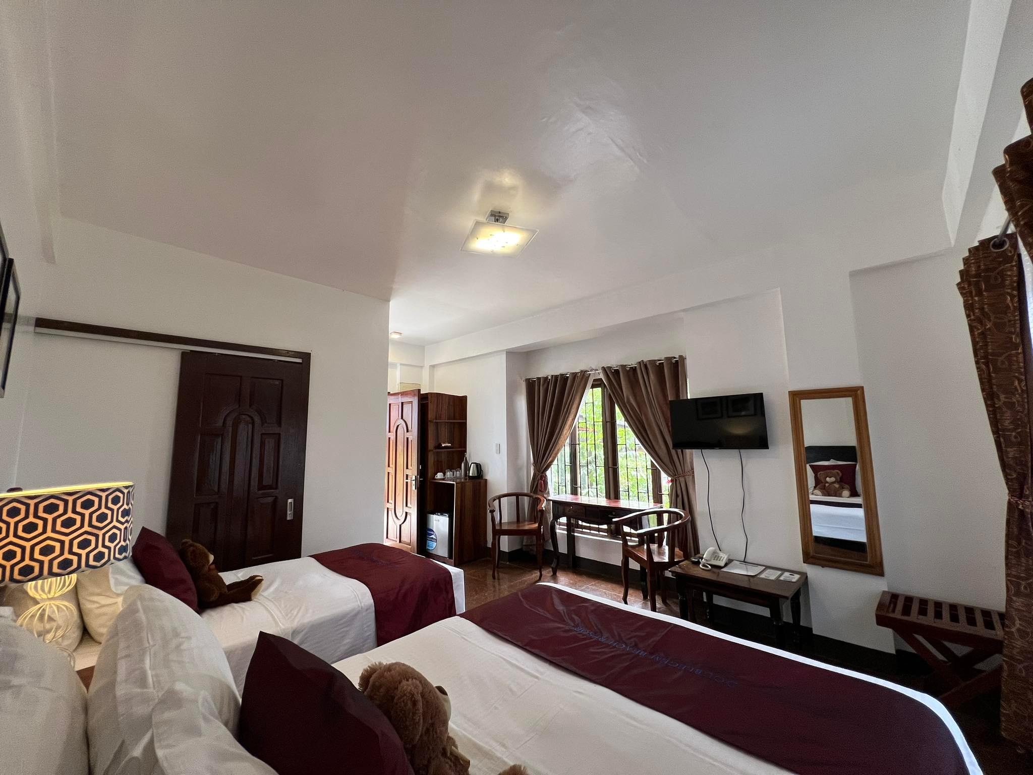 Room, Triple, 1 Queen and 1 Single Bed, Shared Building
