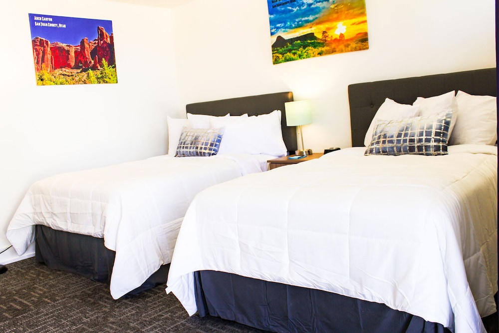 Blue Sage Inn & Suites 16/46
