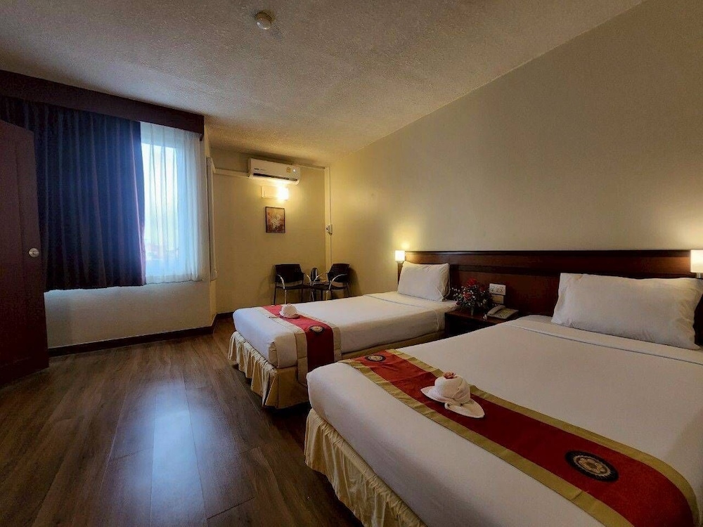 Hadyai Golden Crown Hotel 20/58