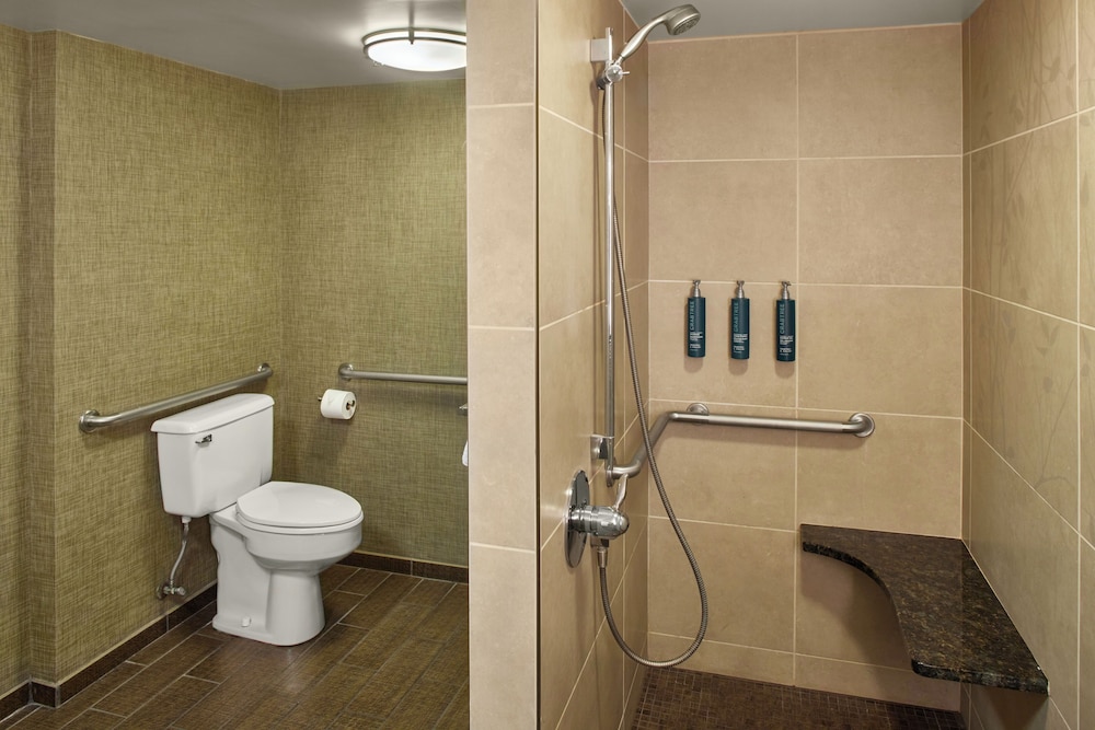 DoubleTree by Hilton Akron Fairlawn 49/50