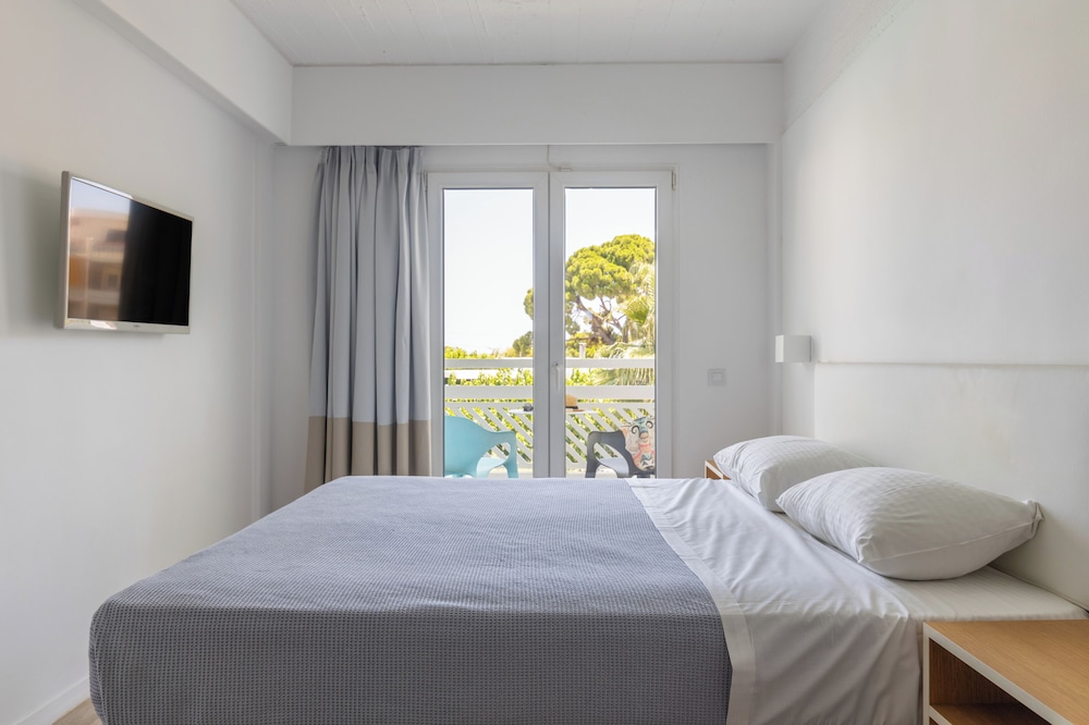 Marathon Beach Resort 34/72