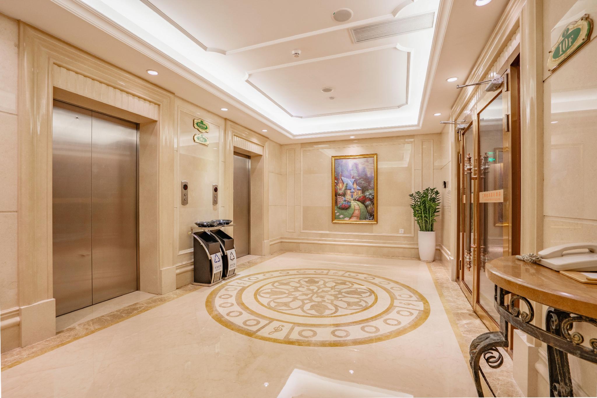 Vienna International Hotel (Shenzhen Guangqiao Road Tianliao) 14/34