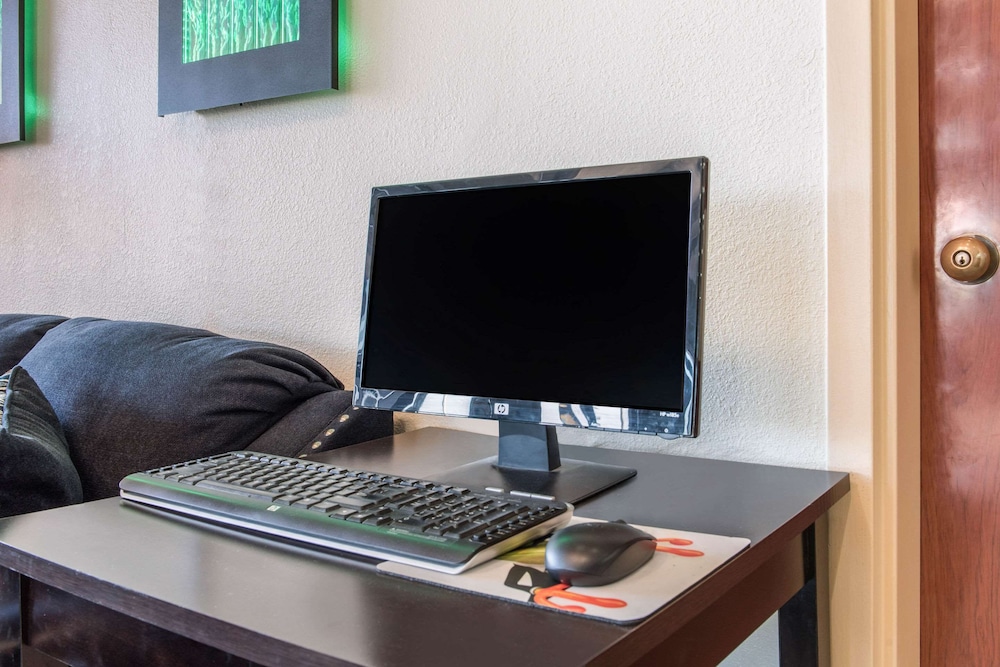 Quality Inn Suites Miamisburg 14/35
