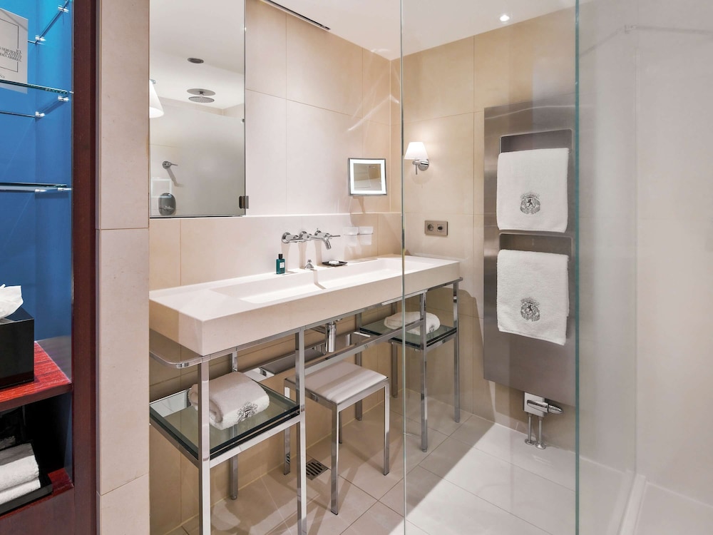 Sofitel Legend The Grand Hotel 24/82